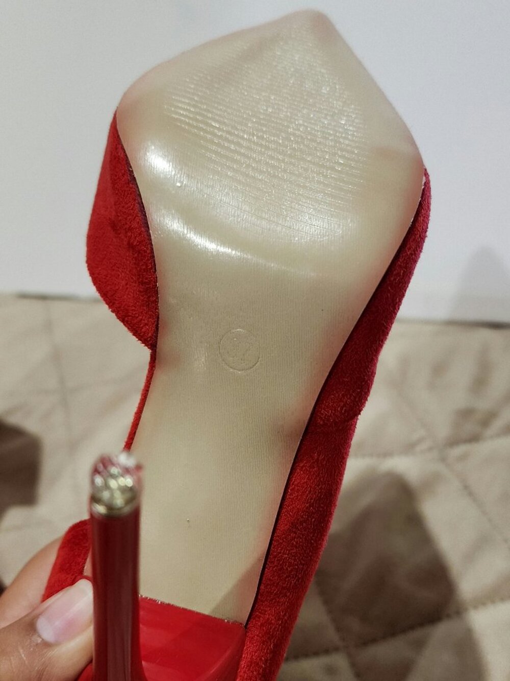 Simple Red Heels - Picture 4 of 4